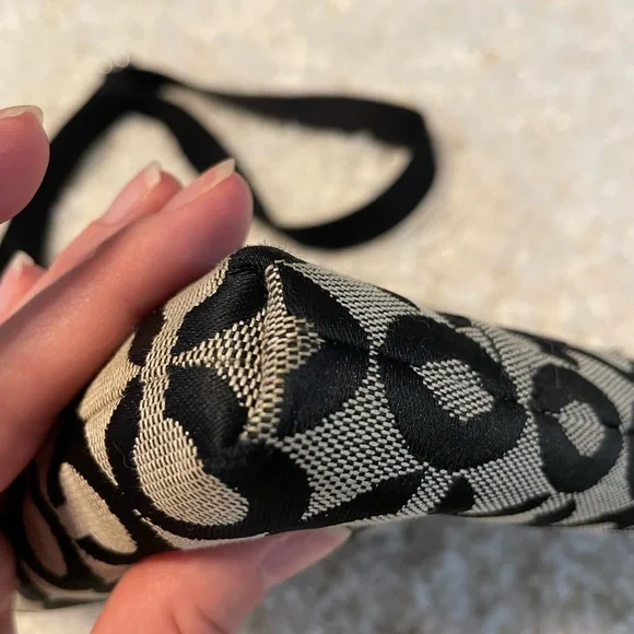 Coach Poppy Swingpack Black Gray Crossbody Adjust Strap Zipper Bag Purse op art - Picture 9 of 11